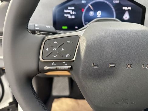 New 2026 Lexus ES 350e FWD image 11