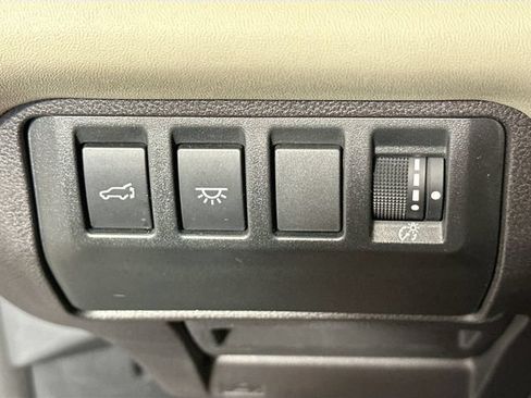 Used 2023 Subaru Ascent Limited AWD/4WD image 22