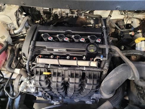 Used 2019 Dodge Journey SE image 30