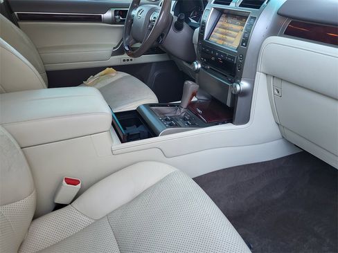 Used 2011 Lexus GX 460 Premium image 19