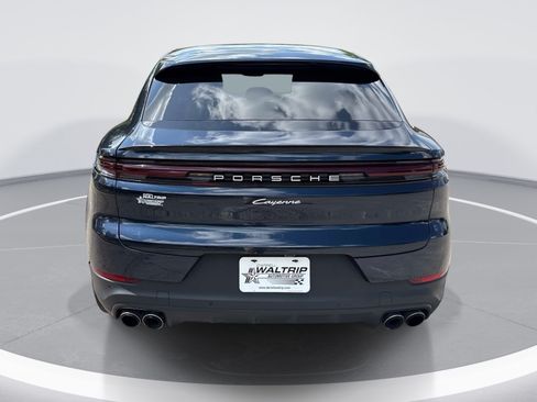 Used 2024 Porsche Cayenne Coupe AWD/4WD image 7