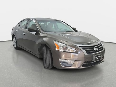 Used 2015 Nissan Altima 2.5 S w/ Power Driver Seat Package image 3