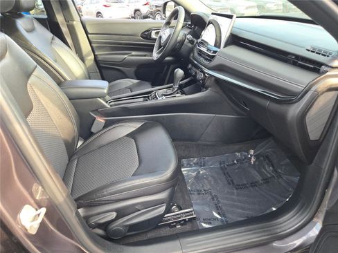 Certified 2024 Jeep Compass Latitude w/ Altitude Special Edition image 7