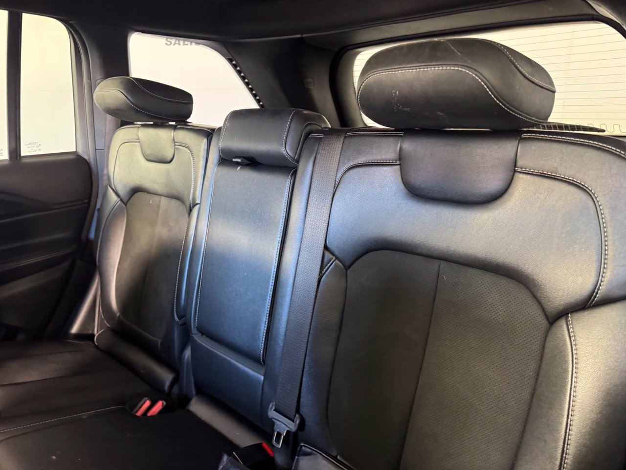 Used 2023 Jeep Grand Cherokee Altitude RWD image 11