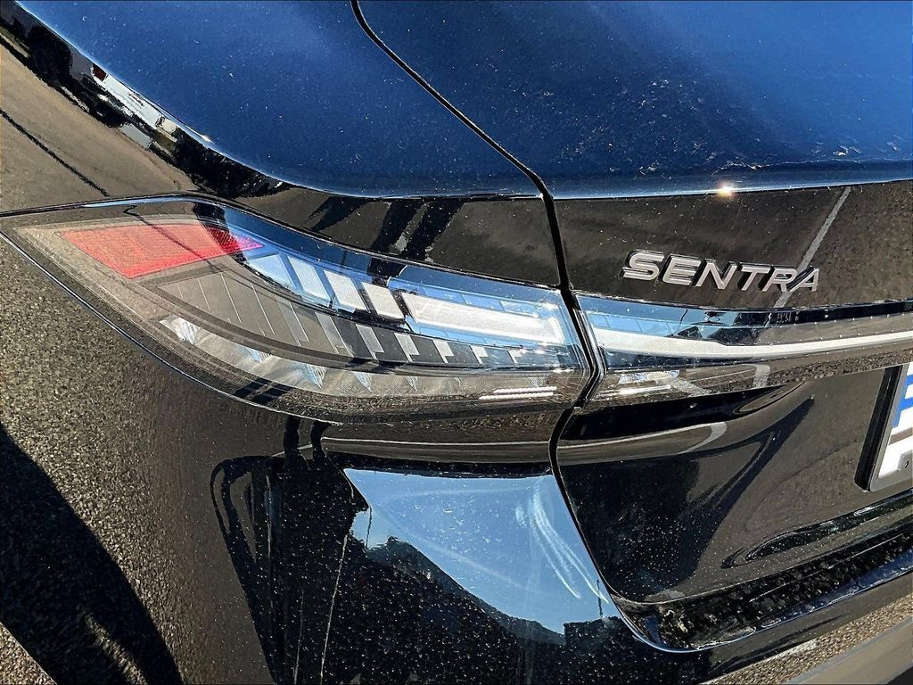 Used 2026 Nissan Sentra SV w/ SV Convenience Package FWD image 28
