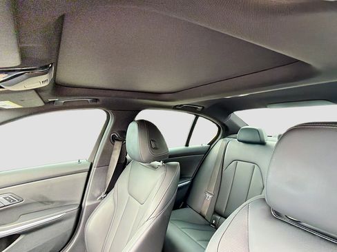 Used 2022 BMW 330i Sedan w/ M Sport Package image 26