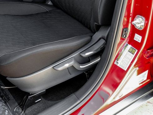 Used 2023 Nissan Kicks SV image 31