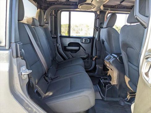 Certified 2022 Jeep Gladiator Willys image 47