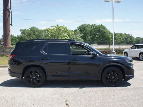 Used 2025 Honda Pilot Black Edition image 23