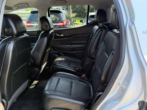 Used 2020 GMC Acadia SLT AWD/4WD image 13