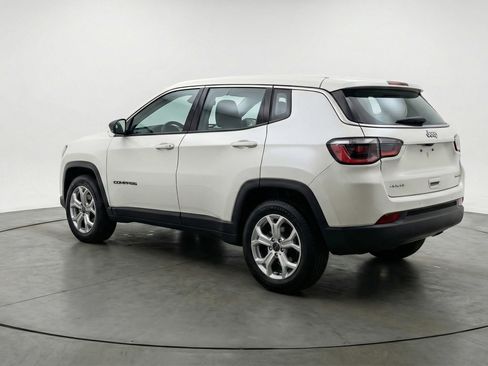 Used 2025 Jeep Compass Latitude image 6