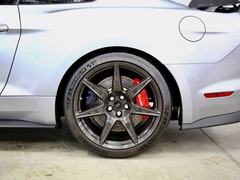 Used 2021 Ford Mustang Shelby GT500 w/ Carbon Fiber Track Pack RWD image 9