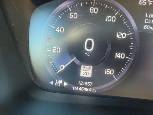 Used 2019 Volvo XC40 T5 Momentum AWD/4WD image 11