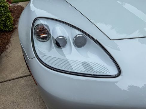 Used 2011 Chevrolet Corvette Grand Sport w/ Preferred Equipment Group RWD image 17