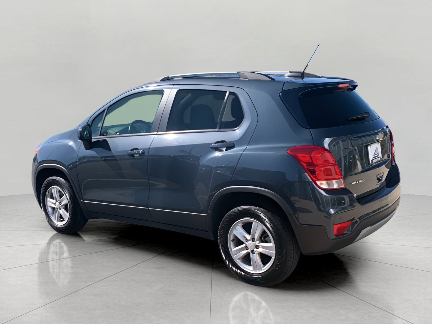 Used 2021 Chevrolet Trax LT w/ Premium Seat Package AWD/4WD image 5