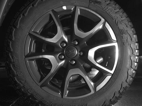 Used 2025 Jeep Compass Trailhawk image 14