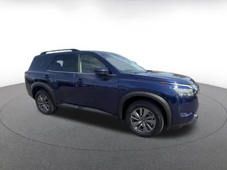 Used 2025 Nissan Pathfinder SV video 2