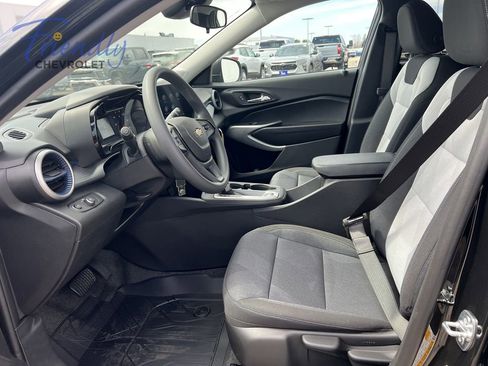 New 2026 Chevrolet Trax LS FWD image 4