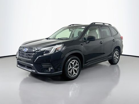 Used 2023 Subaru Forester Premium AWD/4WD image 4