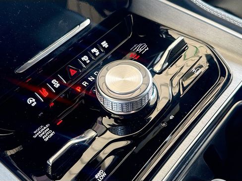 New 2026 Jeep Grand Wagoneer 4WD image 17