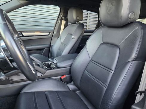 Used 2023 Porsche Cayenne Platinum Edition image 20