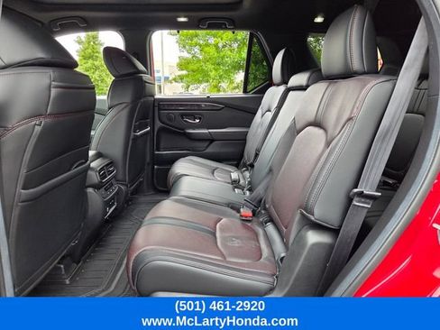 Certified 2025 Honda Pilot Black Edition image 14