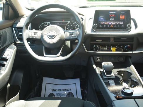 Used 2023 Nissan Rogue S AWD/4WD image 3