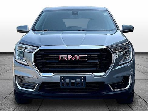 Used 2024 GMC Terrain SLE AWD/4WD image 3