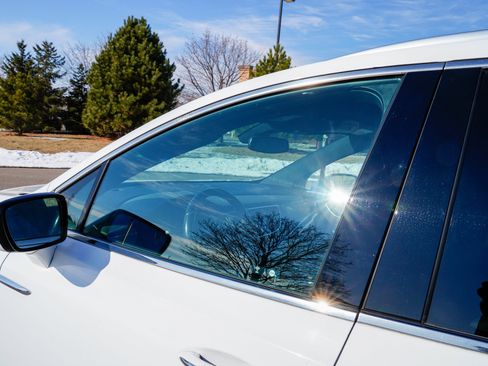 Used 2023 Buick Enclave Essence image 33