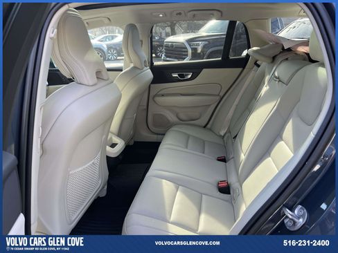 Used 2023 Volvo V60 B5 Cross Country Plus w/ Climate Package image 10