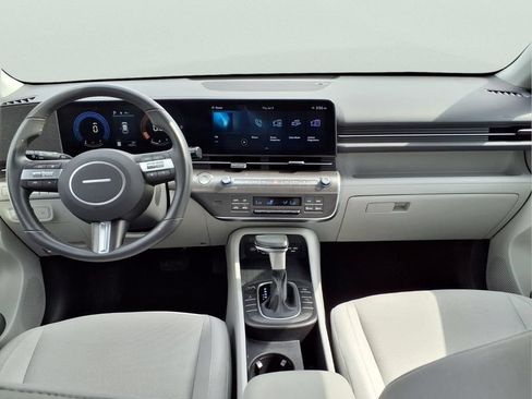 Used 2025 Hyundai Kona SEL AWD/4WD image 32