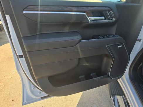 New 2026 GMC Sierra 1500 SLT image 19