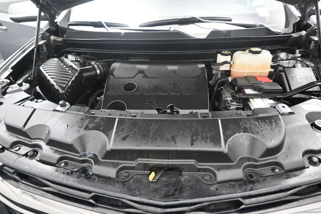 Used 2023 Chevrolet Traverse RS FWD image 17