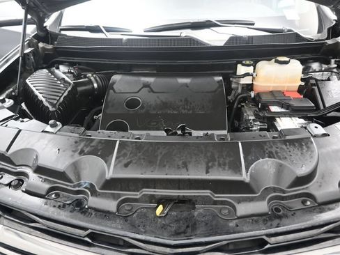 Used 2023 Chevrolet Traverse RS FWD image 17