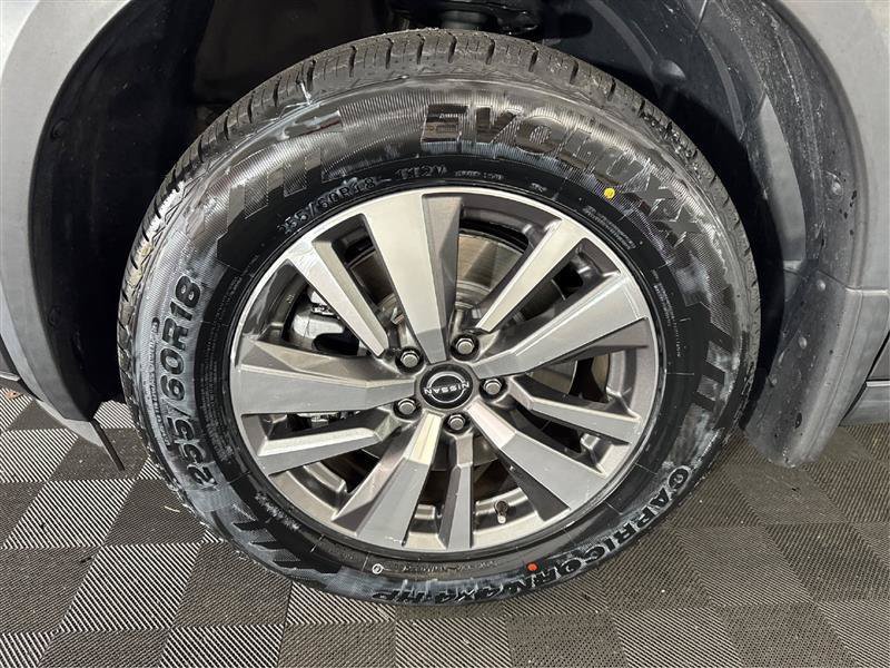 Used 2022 Nissan Pathfinder SL w/ Lighting Package (N92) AWD/4WD image 32