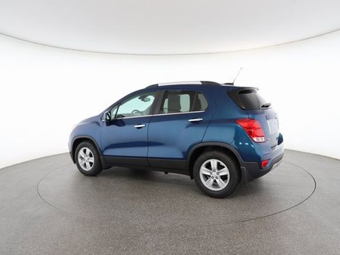 Used 2019 Chevrolet Trax LT w/ LT Convenience Package image 9
