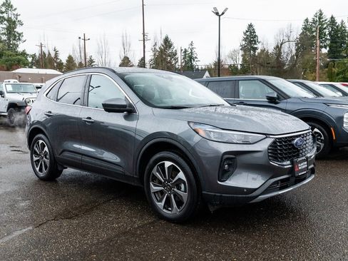 Used 2024 Ford Escape Platinum image 1