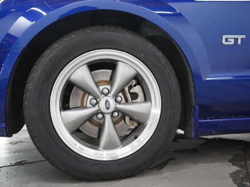 Used 2005 Ford Mustang GT Premium RWD image 24
