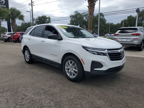 Used 2023 Chevrolet Equinox LS w/ LS Convenience Package image 3