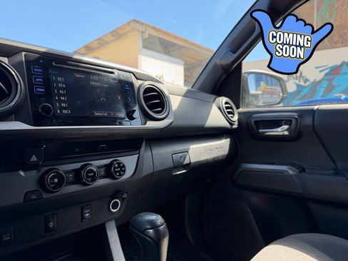 Used 2017 Toyota Tacoma TRD Sport RWD image 19