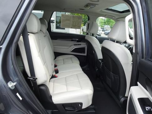 Used 2020 Kia Telluride EX FWD image 19