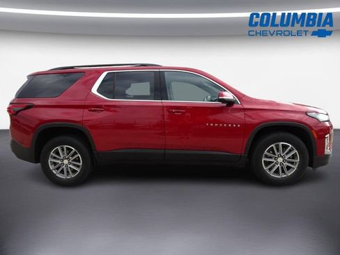 Used 2023 Chevrolet Traverse LT FWD image 2