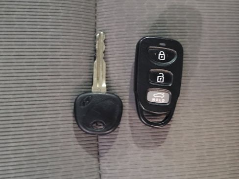 Used 2018 Hyundai Elantra SEL image 32