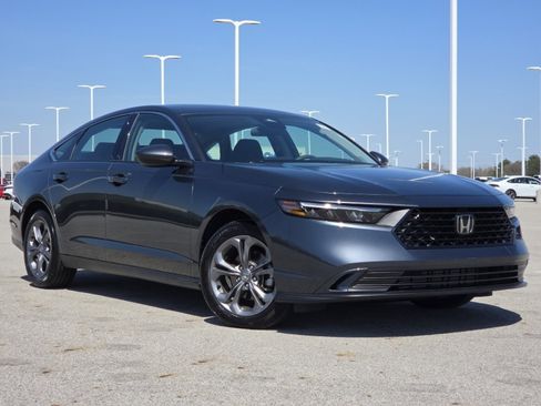 Used 2023 Honda Accord EX image 2