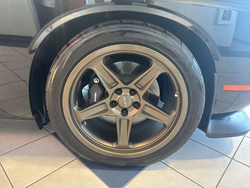 Used 2016 Dodge Challenger R/T Scat Pack w/ Leather Interior Group RWD image 7