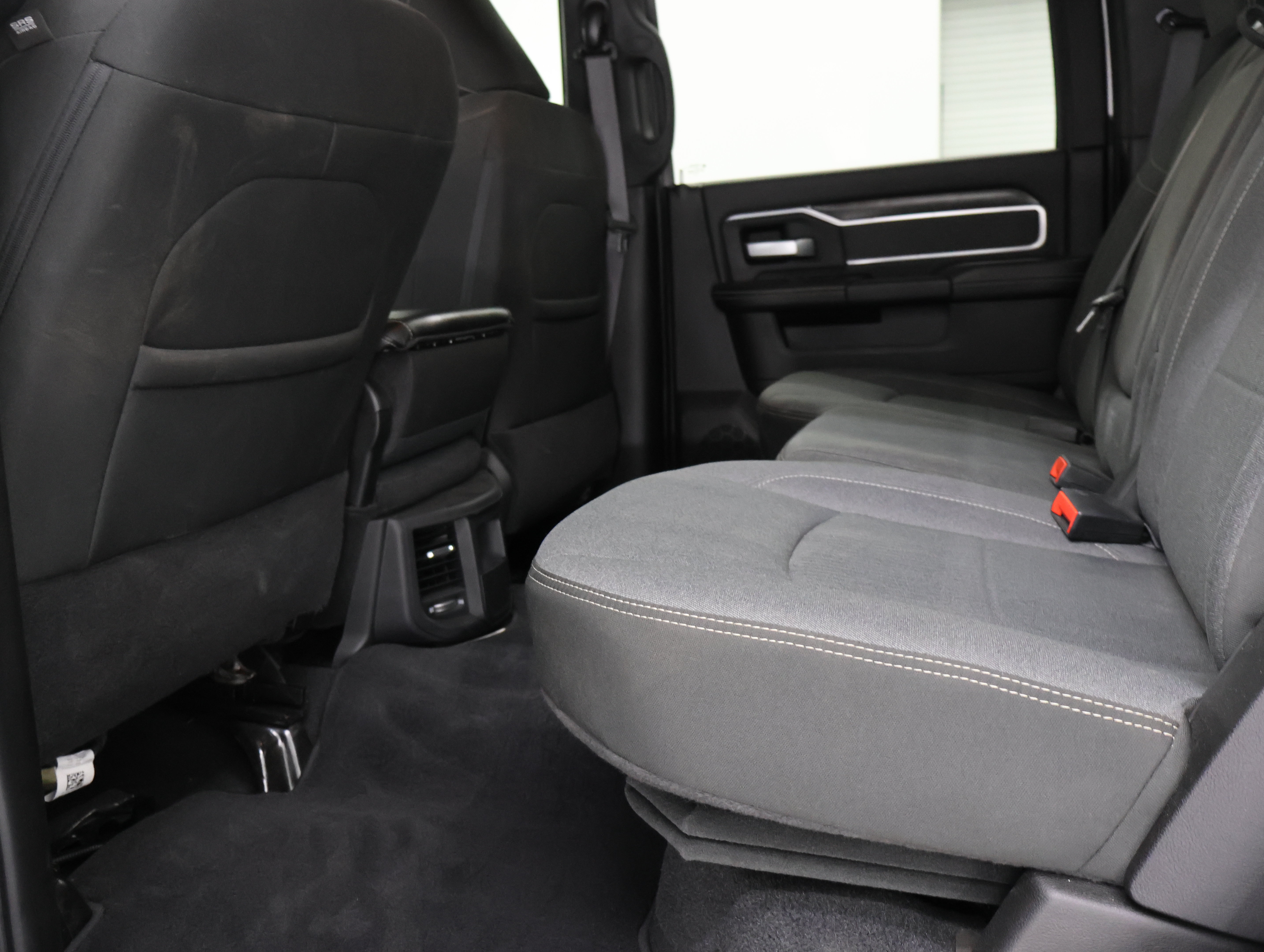 Used 2022 RAM 2500 Big Horn w/ Night Edition AWD/4WD image 9