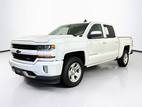 Used 2018 Chevrolet Silverado 1500 LT w/ All Star Edition AWD/4WD image 3