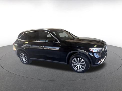 Used 2024 Mercedes-Benz GLC 300 image 2