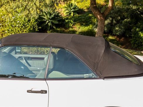 Used 1995 Mercedes-Benz E 320 Convertible image 10