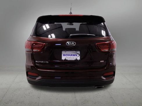 Used 2020 Kia Sorento LX image 4